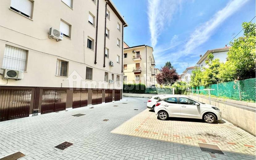 Appartamento Ristrutturato  a nuovo classe A2, 3 Camere e Garage, Centro Storico, Imola