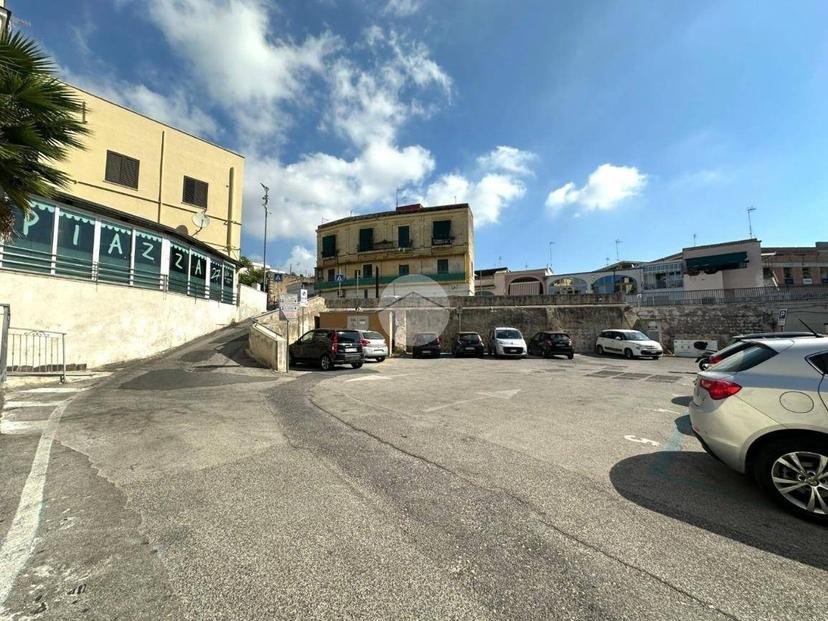 Bilocale via armando diaz, Monte di Procida — foto 2 di 23