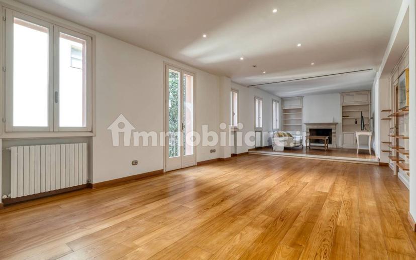 Attico buono stato, 283 m², Centro Storico, Bologna