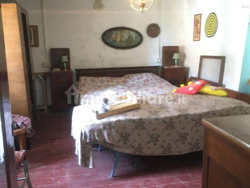 Terratetto unifamiliare 260 m², da ristrutturare, Grizzana Morandi