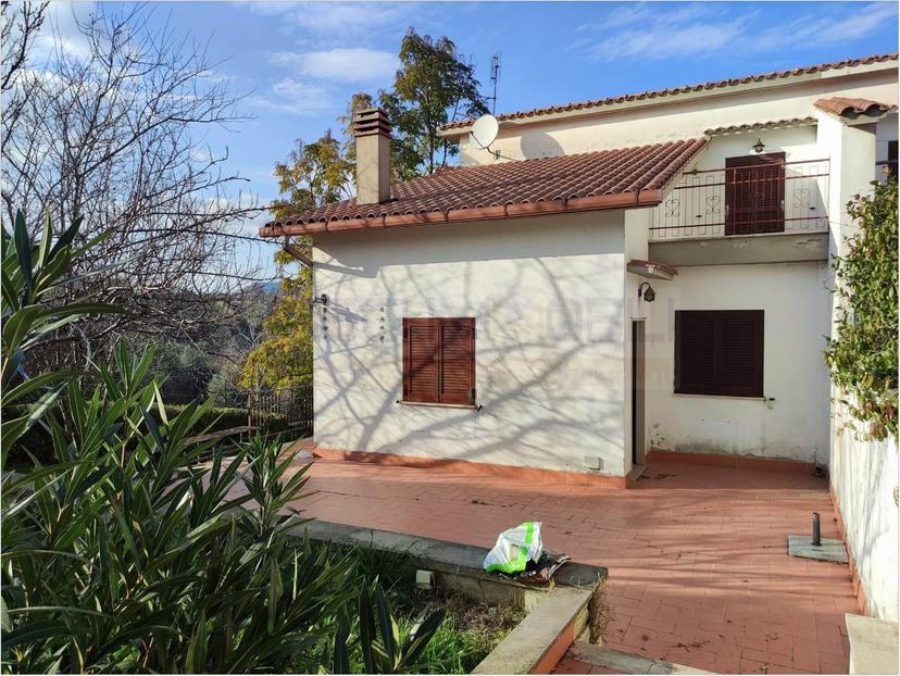 Villa in Località Stazzano Snc Civitella San Paolo, Civitella San Paolo