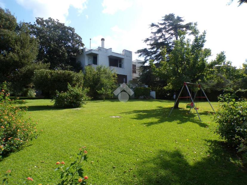 Villa in Viale Silvana 48, Anzio