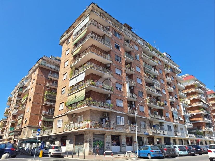Trilocale in vendita, Via Claudio Asello 56, Roma