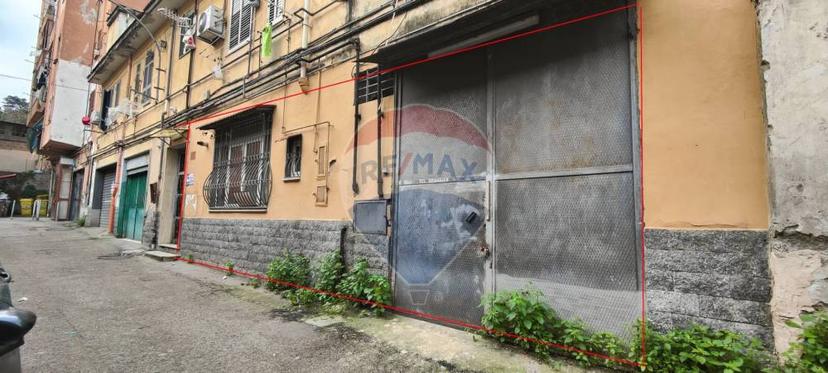 Vendita casa semindipendente Calata Capodichino Napoli (NA)