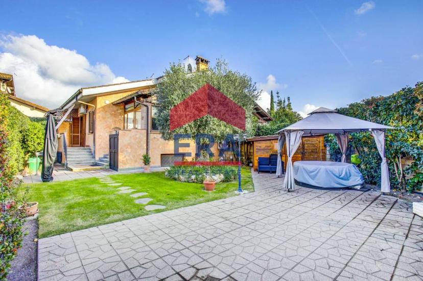 Vendita villa a schiera Via Dobbiaco Roma (RM)
