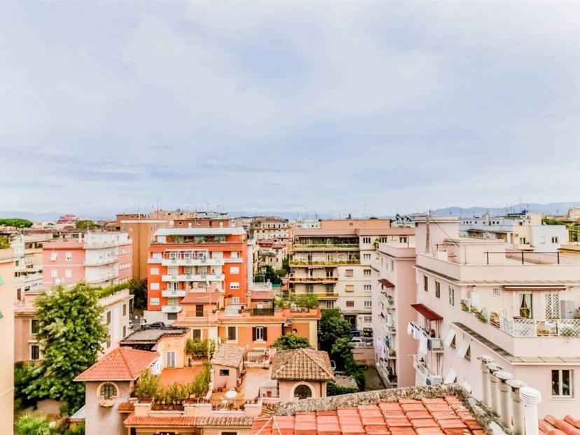 Vendita appartamento Via Pistoia 10 Roma (RM)