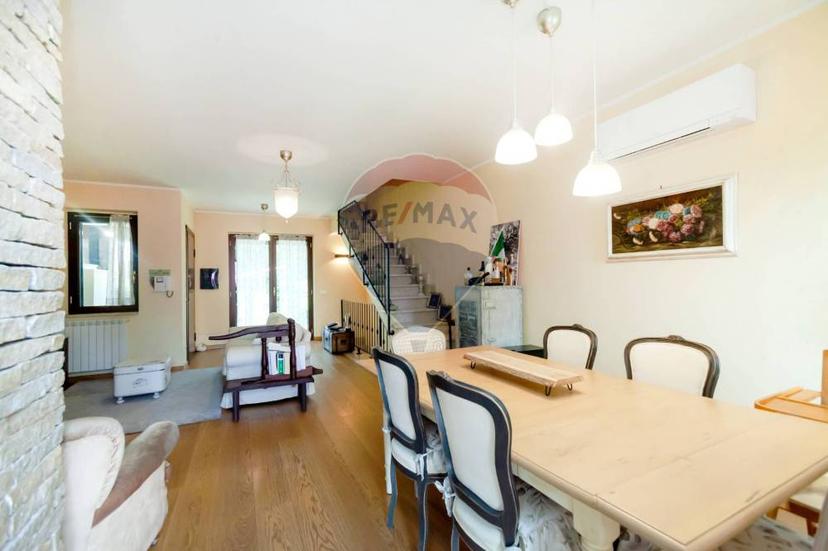Vendita villa a schiera Via Castelbottaccio 109 Roma (RM)